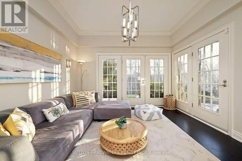 30 Cedar Drive, Caledon, ON - Indoor Photo Showing Living Room