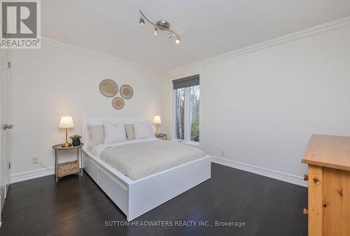 30 Cedar Drive, Caledon, ON - Indoor Photo Showing Bedroom
