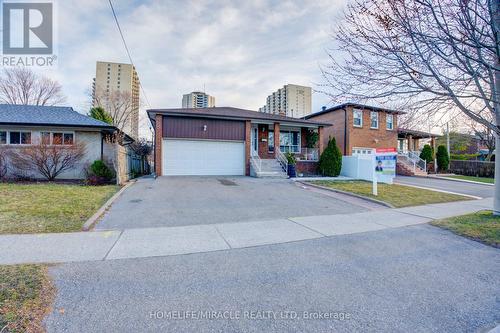 71 Kingsview Blvd, Toronto, ON - Outdoor With Facade