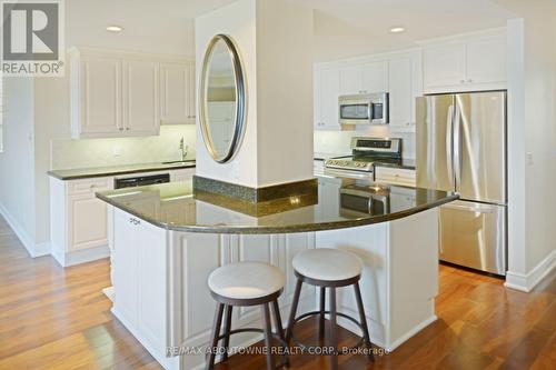 605 - 1477 Lakeshore Road, Burlington, ON - Indoor Photo Showing Kitchen With Upgraded Kitchen