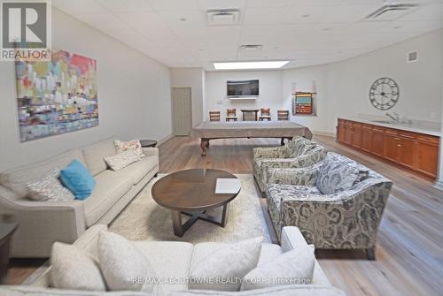 605 - 1477 Lakeshore Road, Burlington, ON - Indoor Photo Showing Living Room