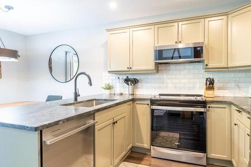 14 - 5423 Boomerang Way, Fernie, BC - Indoor Photo Showing Kitchen With Upgraded Kitchen