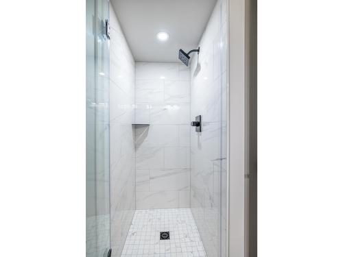 14 - 5423 Boomerang Way, Fernie, BC - Indoor Photo Showing Bathroom