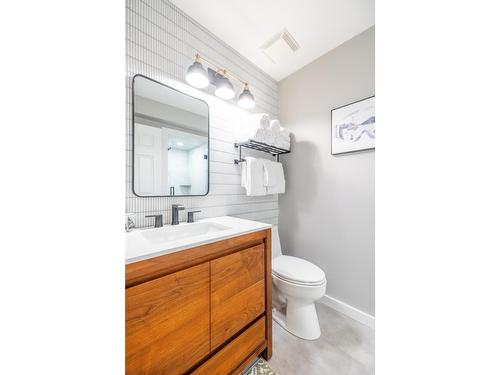 14 - 5423 Boomerang Way, Fernie, BC - Indoor Photo Showing Bathroom