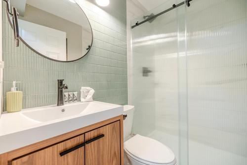 14 - 5423 Boomerang Way, Fernie, BC - Indoor Photo Showing Bathroom