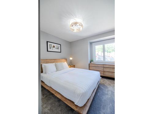 14 - 5423 Boomerang Way, Fernie, BC - Indoor Photo Showing Bedroom