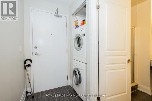 211 - 8302 Islington Avenue, Vaughan, ON - Indoor Photo Showing Laundry Room