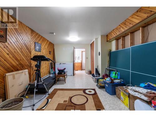 1541 20 Avenue Ne, Salmon Arm, BC - Indoor Photo Showing Other Room