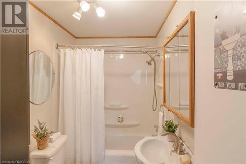 70 Roger'S Crescent, South Bruce Peninsula, ON - Indoor Photo Showing Bathroom