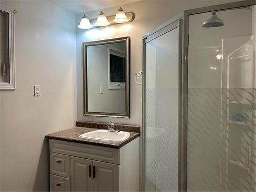224 Crescent Drive, Swan River, MB - Indoor Photo Showing Bathroom
