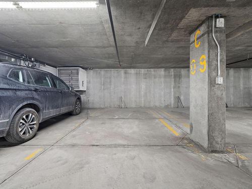 Parking - 104-8 Rue Gary-Carter, Montréal (Villeray/Saint-Michel/Parc-Extension), QC - Indoor Photo Showing Garage