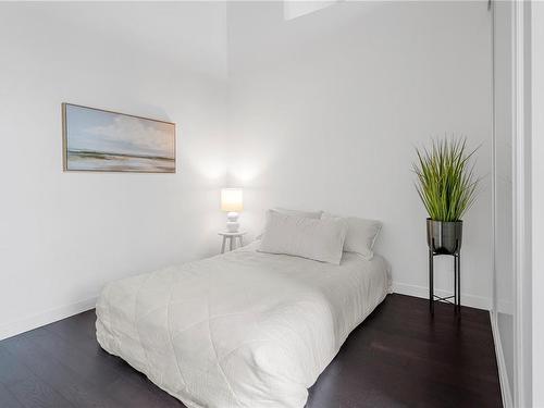 341-770 Fisgard St, Victoria, BC - Indoor Photo Showing Bedroom