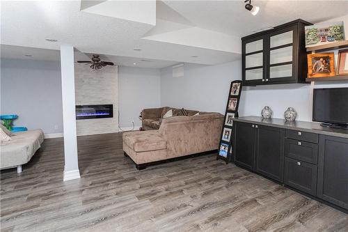 6 Tamarack Court, Grimsby, ON - Indoor With Fireplace