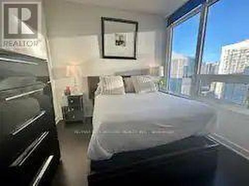 3711 - 19 Bathurst Street, Toronto, ON - Indoor Photo Showing Bedroom
