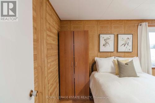 70 Roger'S Cres, South Bruce Peninsula, ON - Indoor Photo Showing Bedroom