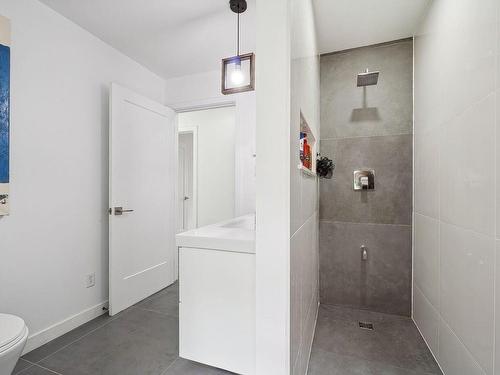 Bathroom - 3 Rue Sheepwash, Delson, QC - Indoor Photo Showing Bathroom
