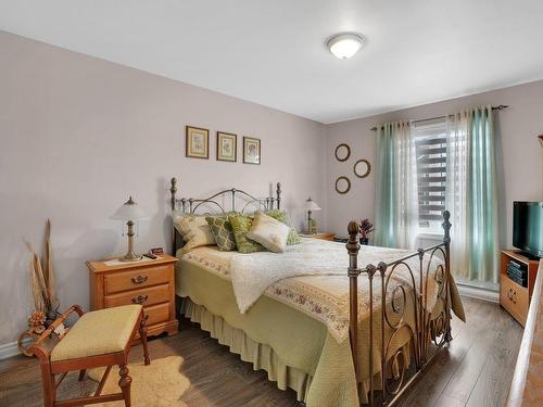 Chambre Ã Â coucher - 308 Rue Michel-Morvan, Thurso, QC - Indoor Photo Showing Bedroom