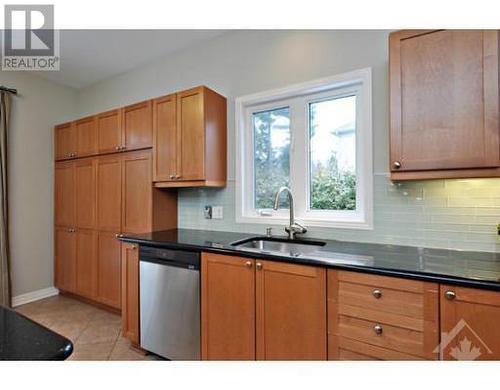 281 Goldridge Drive, Kanata, ON - Indoor Photo Showing Kitchen