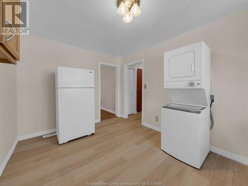 770 Partington Unit# Upper, Windsor, ON - Indoor Photo Showing Laundry Room
