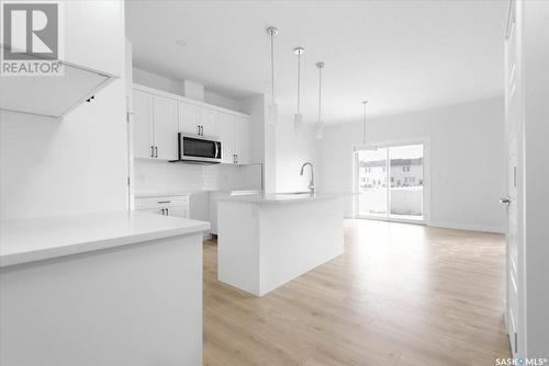 2957 Trombley Street, Regina, SK - Indoor Photo Showing Kitchen With Upgraded Kitchen