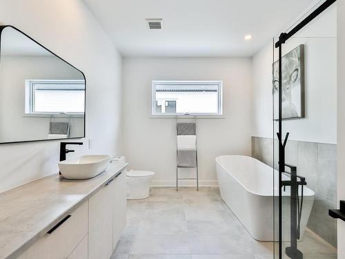 Salle de bains - 3865 Rue Léon-Landry, Sainte-Julienne, QC - Indoor Photo Showing Bathroom