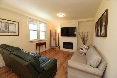 2951 Chippawa Road, Port Colborne, ON - Indoor Photo Showing Living Room With Fireplace