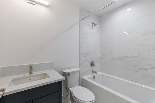 500 Brock Street|Unit #709, Burlington, ON - Indoor Photo Showing Bathroom