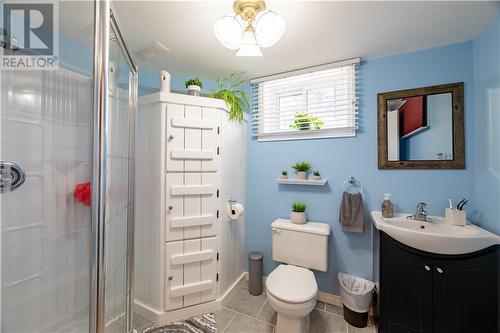 685 Pineridge Crescent, Petawawa, ON - Indoor Photo Showing Bathroom