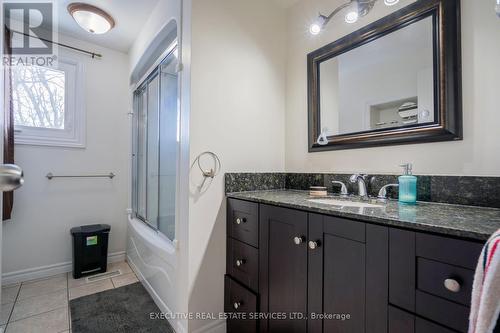 100 Mount Albion Rd, Hamilton, ON - Indoor Photo Showing Bathroom