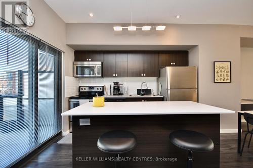 #19 -369 Essa Rd, Barrie, ON - Indoor Photo Showing Kitchen With Upgraded Kitchen