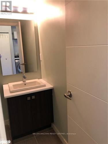 #19 -369 Essa Rd, Barrie, ON - Indoor Photo Showing Bathroom