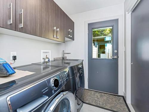 2-629 Maple Mountain Rd, Duncan, BC - Indoor Photo Showing Laundry Room