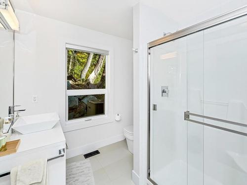 2-629 Maple Mountain Rd, Duncan, BC - Indoor Photo Showing Bathroom