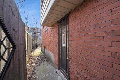 9 Melrose Avenue S, Hamilton, ON - Outdoor With Exterior