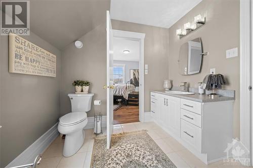 899 Oak Creek Road, Ottawa, ON - Indoor Photo Showing Bathroom