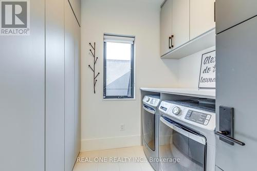 2174 Elmhurst Ave, Oakville, ON - Indoor Photo Showing Laundry Room