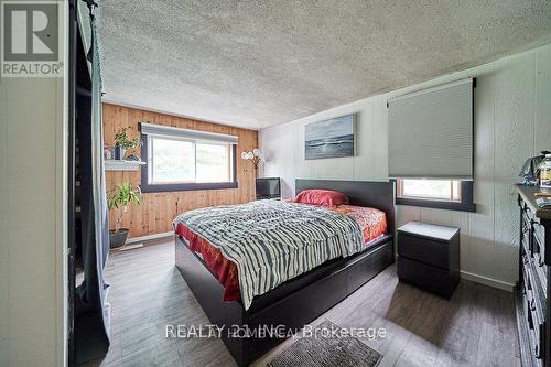 77 Townline Road N Acre, Clarington, ON - Indoor Photo Showing Bedroom