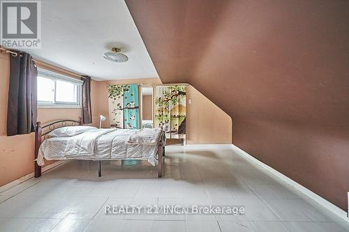 77 Townline Road N Acre, Clarington, ON - Indoor Photo Showing Bedroom