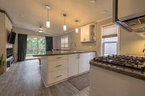 4449 Milburough Line|Unit #9 Cedar, Burlington, ON - Indoor Photo Showing Kitchen With Upgraded Kitchen
