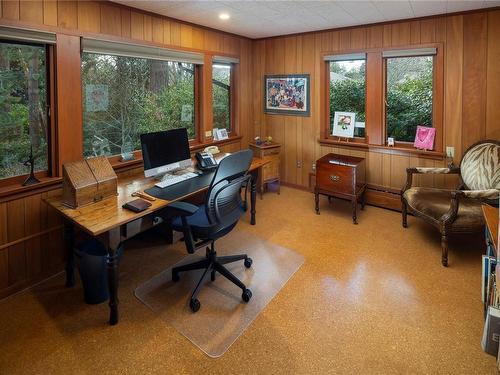 1996 Ferndale Rd, Saanich, BC - Indoor Photo Showing Office