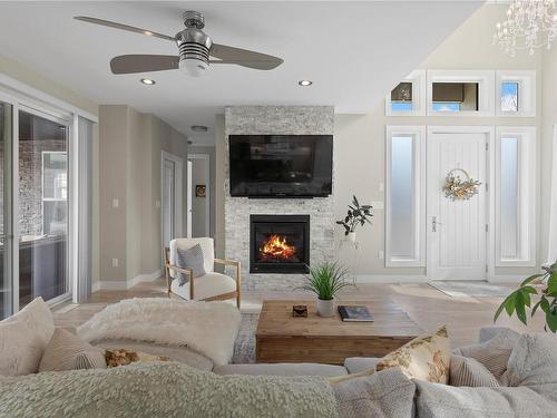 378 Point Ideal Dr, Lake Cowichan, BC - Indoor Photo Showing Living Room With Fireplace