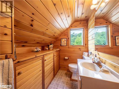 2nd floor bathroom - 1078A Lake Joseph Road, Seguin, ON - Indoor Photo Showing Bathroom