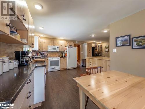 eat in kitchen - 1078A Lake Joseph Road, Seguin, ON - Indoor