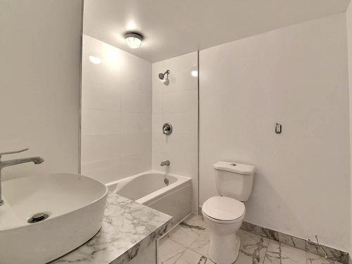 Bathroom - 3342 Rue Alexandra, Longueuil (Saint-Hubert), QC - Indoor Photo Showing Bathroom