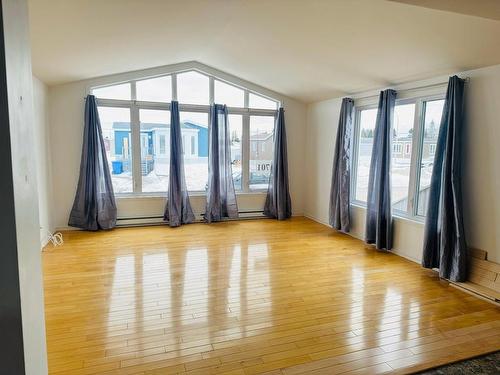 Living room - 1701 Rue Du Timonier, Havre-Saint-Pierre, QC - Indoor Photo Showing Other Room