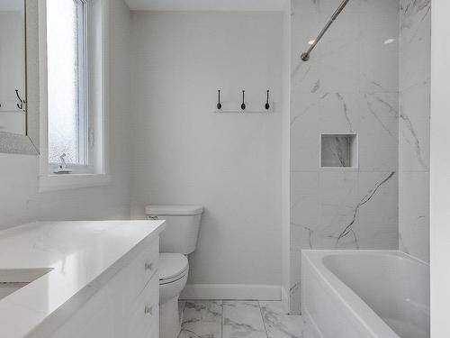 Bathroom - 68 Rue Staveley, Saint-Bruno-De-Montarville, QC - Indoor Photo Showing Bathroom