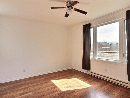 Master bedroom - 167 Rue Des Érables, Grenville-Sur-La-Rouge, QC - Indoor Photo Showing Other Room