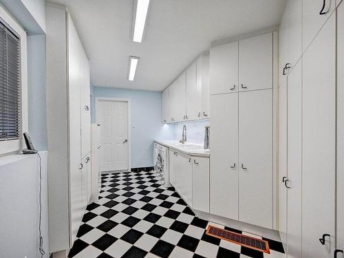 Salle de lavage - 328 Rue Des Eaux-Vives, Saint-Jérôme, QC - Indoor Photo Showing Other Room