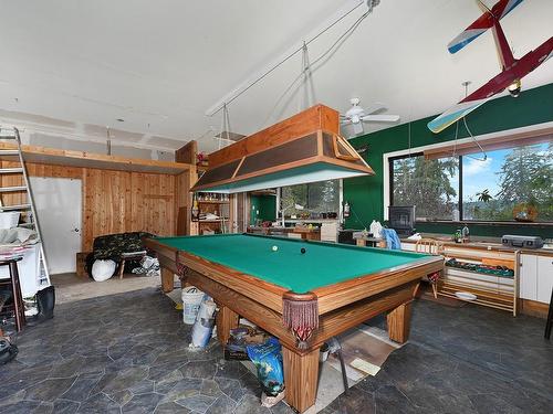 6537 Walker Frontage Rd, Fanny Bay, BC - Indoor Photo Showing Other Room