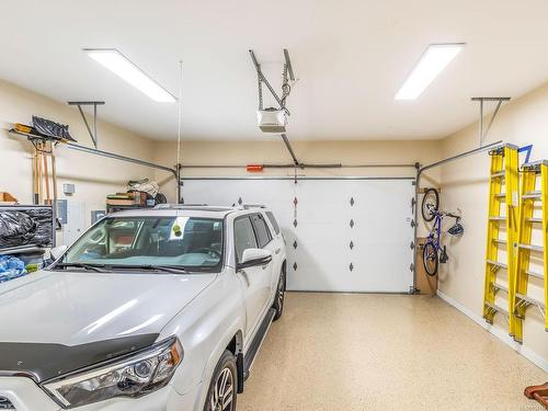 477 Nottingham Dr, Nanaimo, BC - Indoor Photo Showing Garage